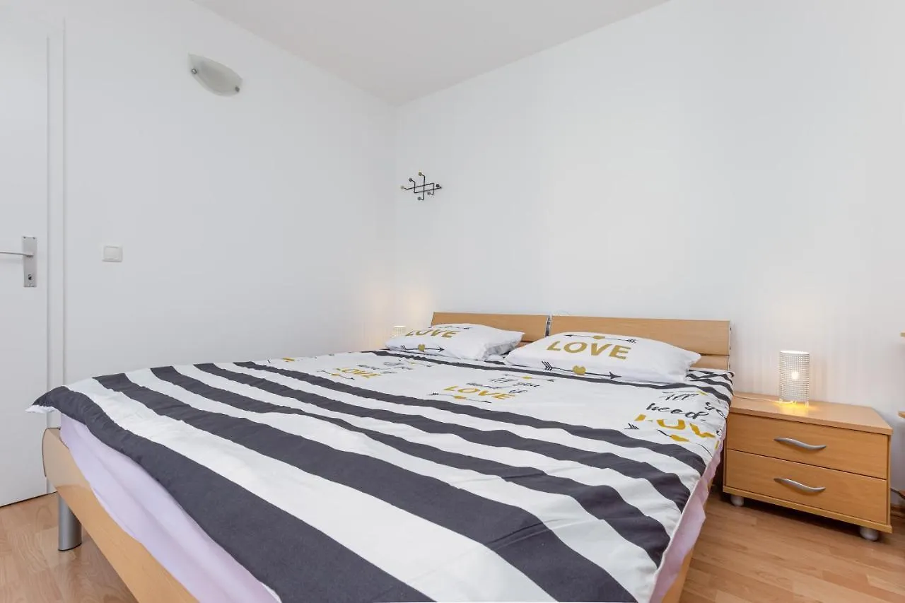 Sanja B4+1 Apartment Porec 0*,